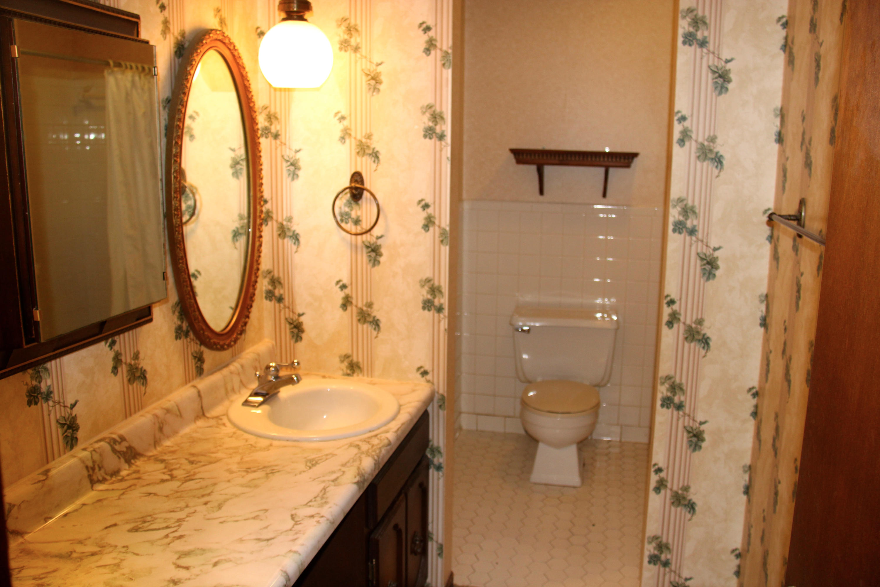 1005 Corning Road Knoxville, TN 37923 - Photo 14 of 27 Bathroom 1