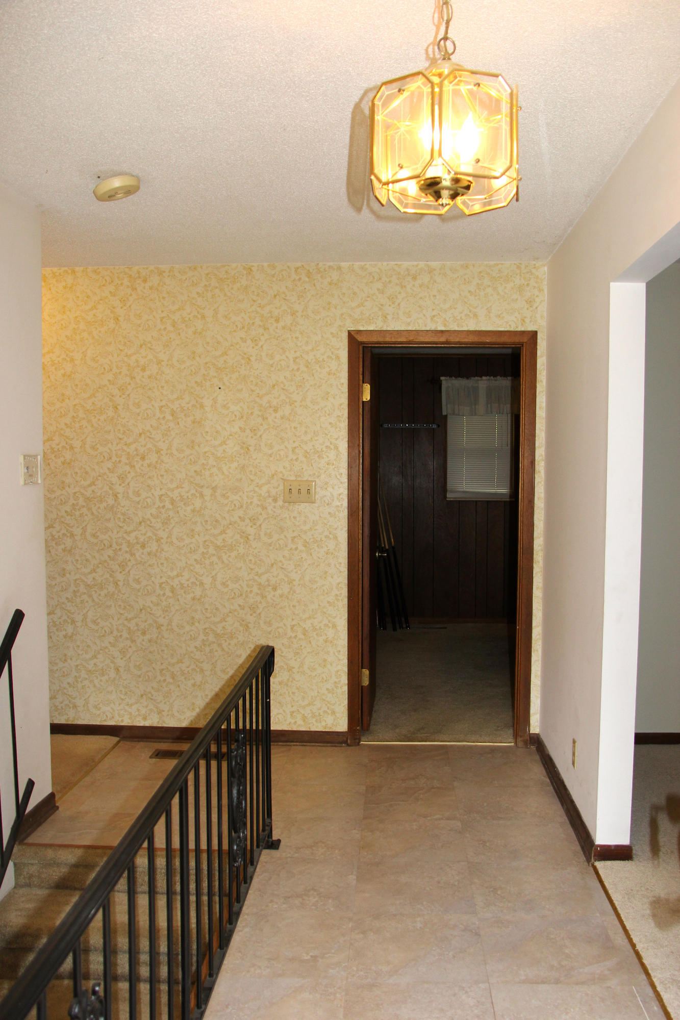1005 Corning Road Knoxville, TN 37923 - Photo 3 of 27 Entrance