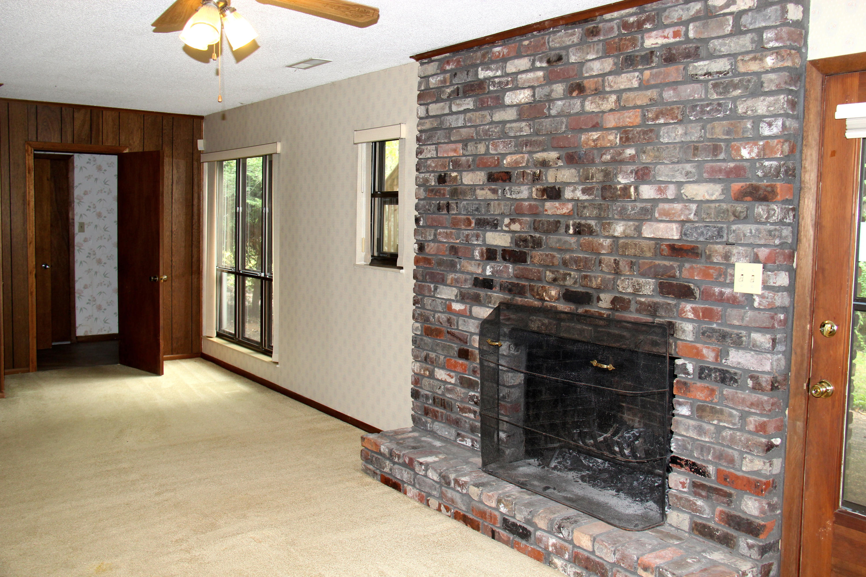 1005 Corning Road Knoxville, TN 37923 - Photo 22 of 27 Bonus room Fireplace