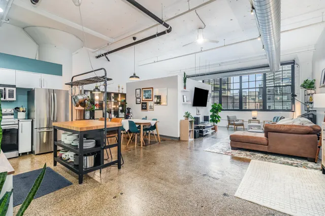 $199,900 | 500 Robert Street North, Unit 201, St. Paul, MN 55101