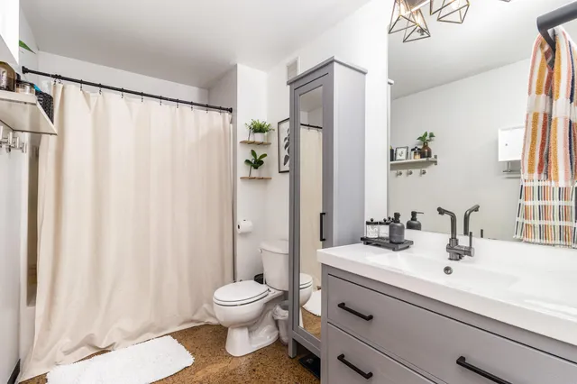 $199,900 | 500 Robert Street North, Unit 201, St. Paul, MN 55101