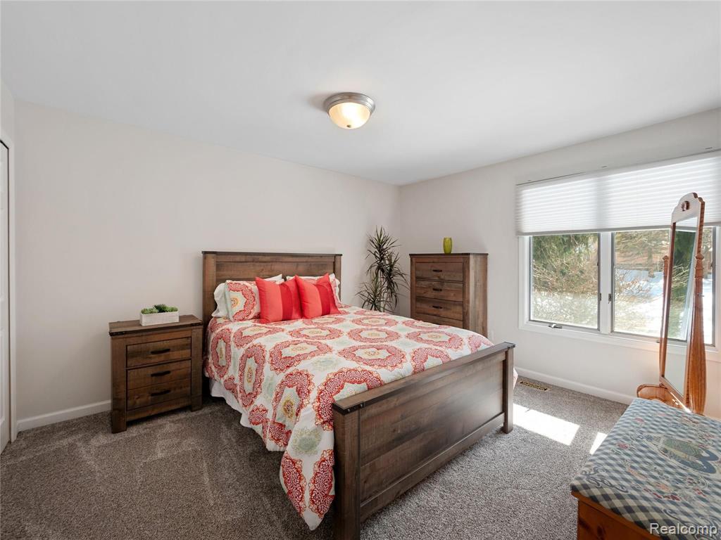 21311 Metroview Road Farmington Hills, MI 48335 - Photo 33 of 78