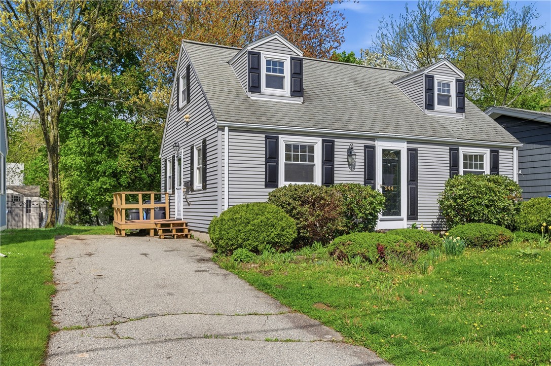 244 Williams Street Cumberland, RI 02864 - Photo 3 of 33