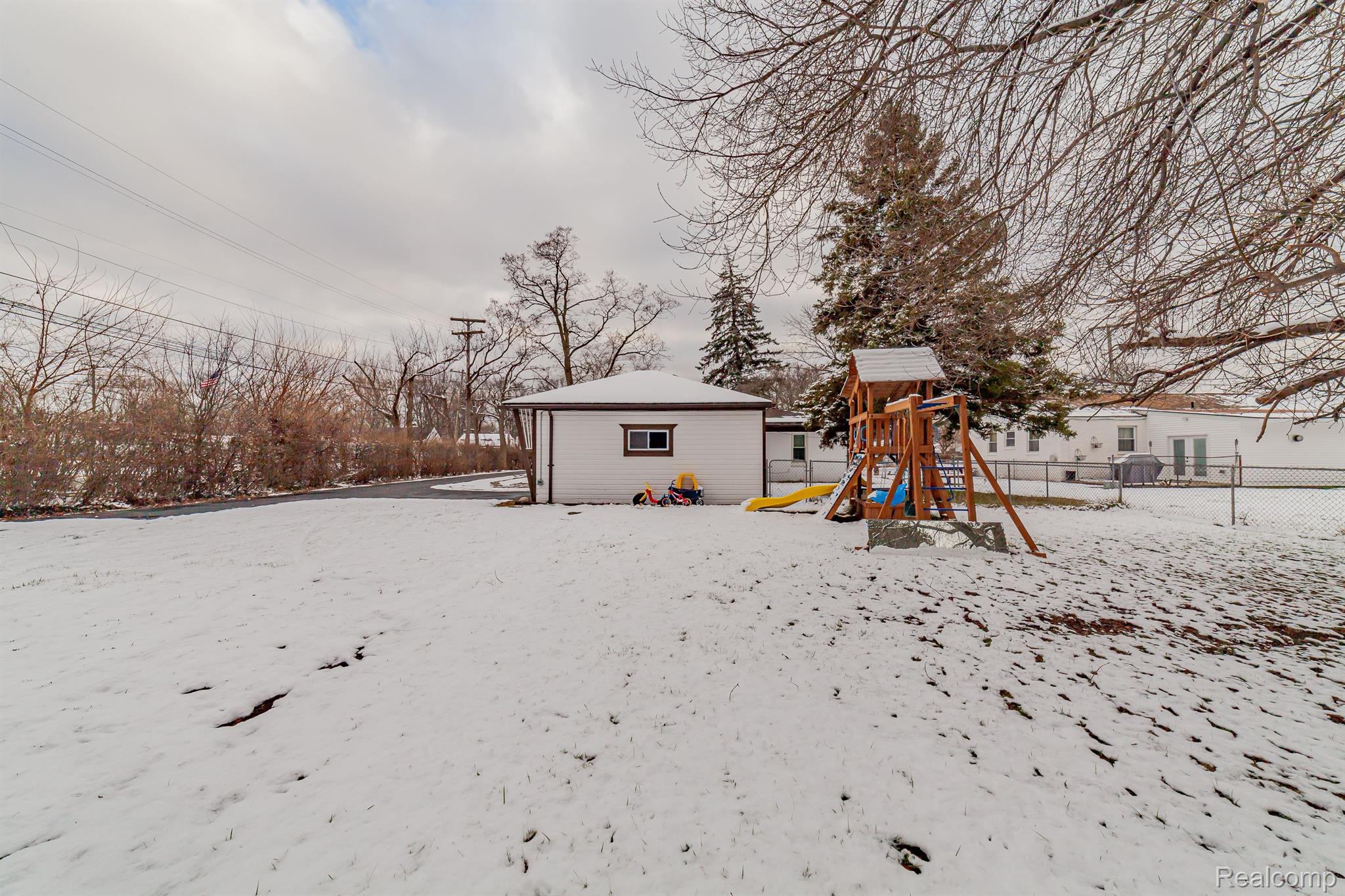 13881 Stephens Road Warren, MI 48089 - Photo 2 of 33 Gallery Image 2