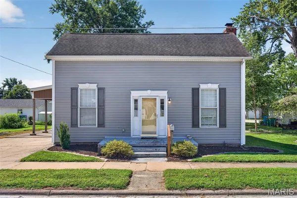 $199,900 | 446 North 8th Street, Breese, IL 62230