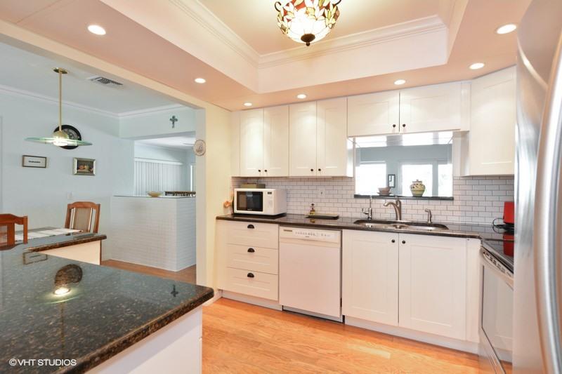 333 Northeast 28th Street Boca Raton, FL 33431 - Photo 4 of 11 KITCHEN