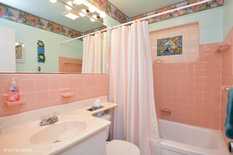 333 Northeast 28th Street Boca Raton, FL 33431 - Photo 9 of 11 HALL BATHROOM