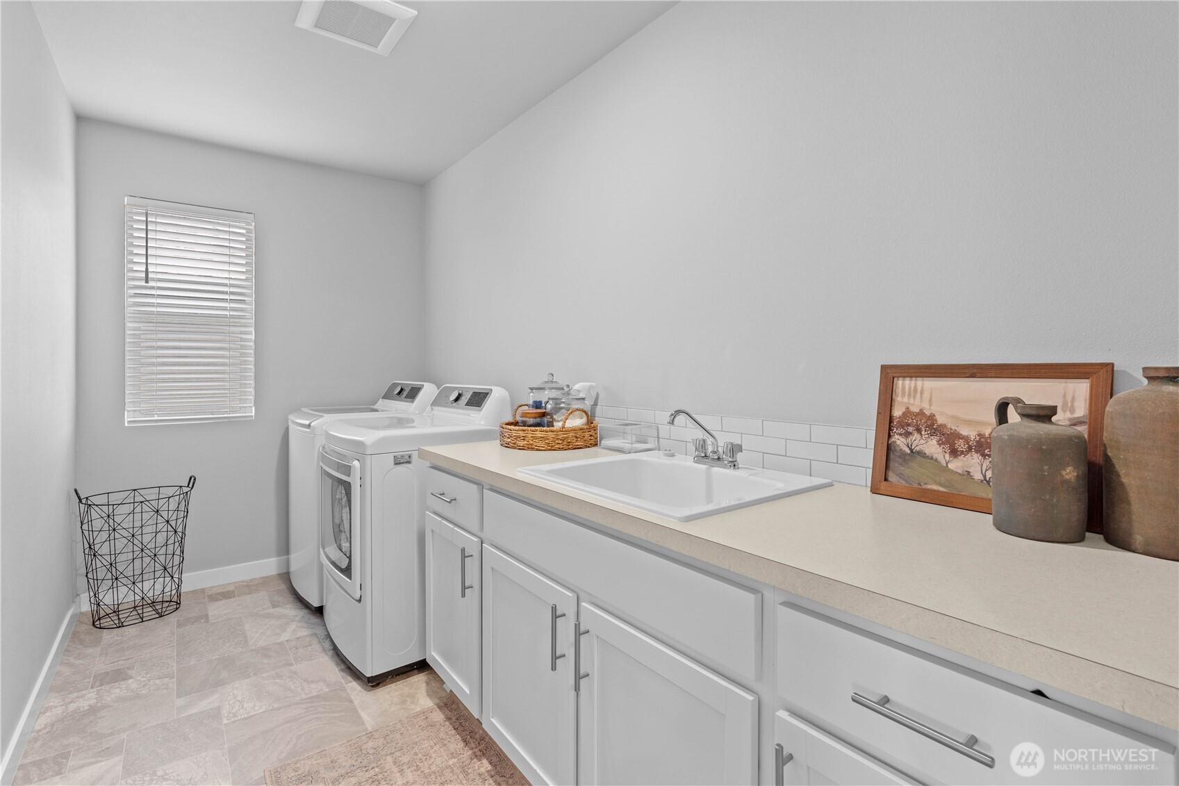 342 South Spruce Street Buckley, WA 98321 - Photo 19 of 34 a utility room with dryer and washer