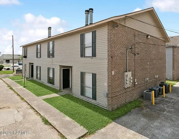 $1,000 | 1829 Southpointe Drive, Unit 2, Baton Rouge, LA 70808