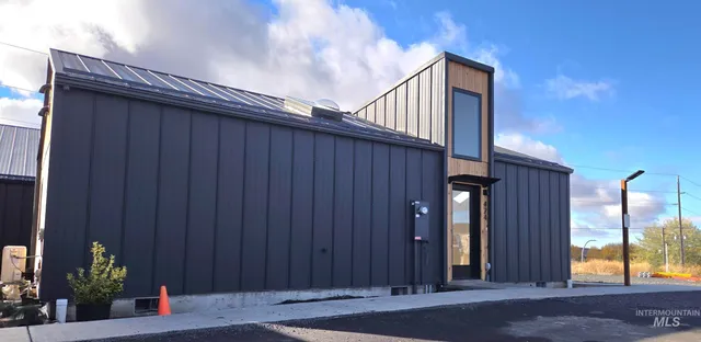 $235,000 | 424 East Palouse River Drive, Moscow, ID 83843