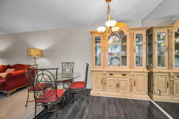 $200,000 | 1121 Queen Anne Drive, Unit C, Palm Harbor, FL 34684