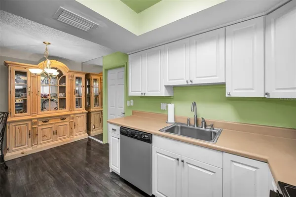 $200,000 | 1121 Queen Anne Drive, Unit C, Palm Harbor, FL 34684