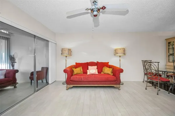 $200,000 | 1121 Queen Anne Drive, Unit C, Palm Harbor, FL 34684