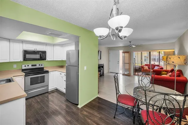 $200,000 | 1121 Queen Anne Drive, Unit C, Palm Harbor, FL 34684