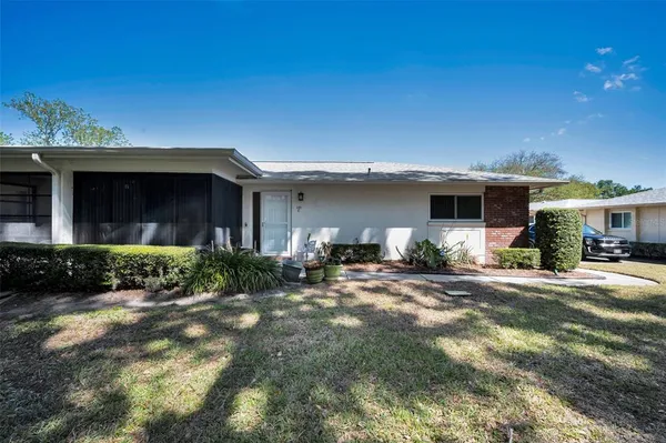 $200,000 | 1121 Queen Anne Drive, Unit C, Palm Harbor, FL 34684