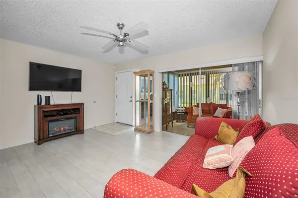 $200,000 | 1121 Queen Anne Drive, Unit C, Palm Harbor, FL 34684