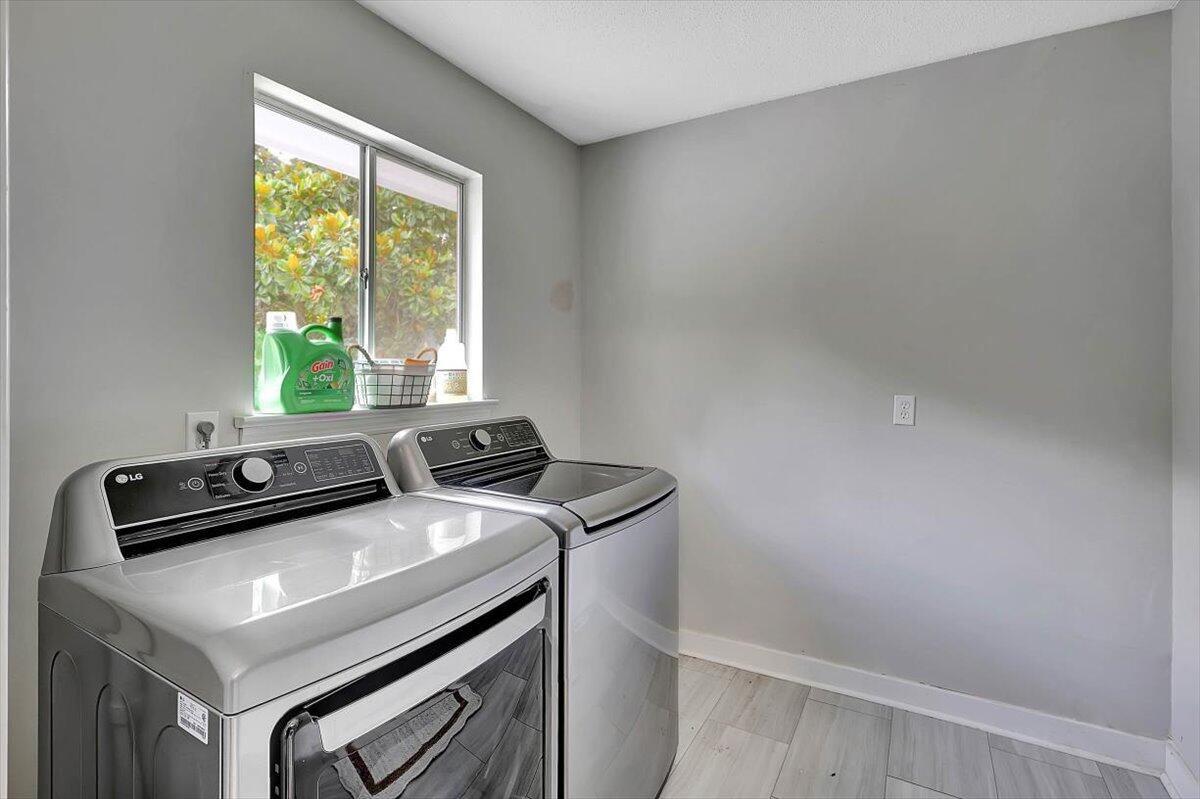 824 Graysville Road Chattanooga, TN 37421 - Photo 17 of 31 Laundry Room