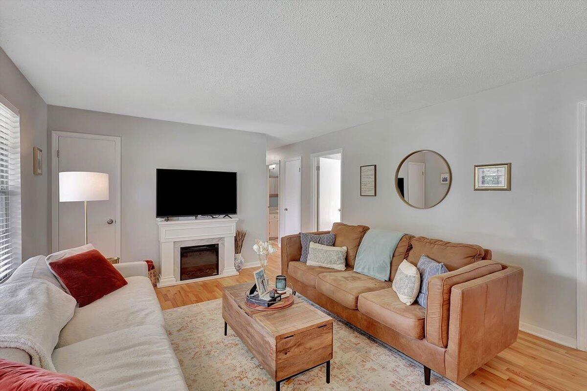 824 Graysville Road Chattanooga, TN 37421 - Photo 5 of 31 Family Room