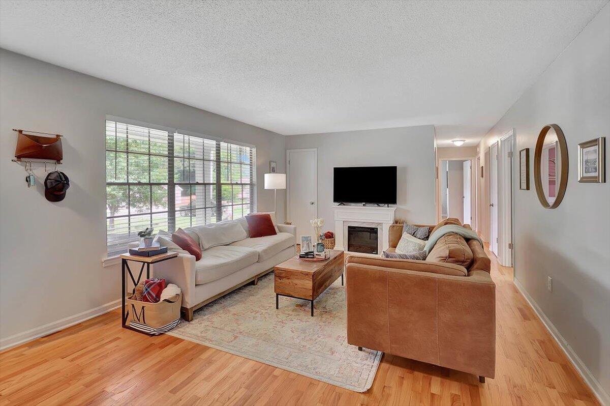 824 Graysville Road Chattanooga, TN 37421 - Photo 6 of 31 Family Room