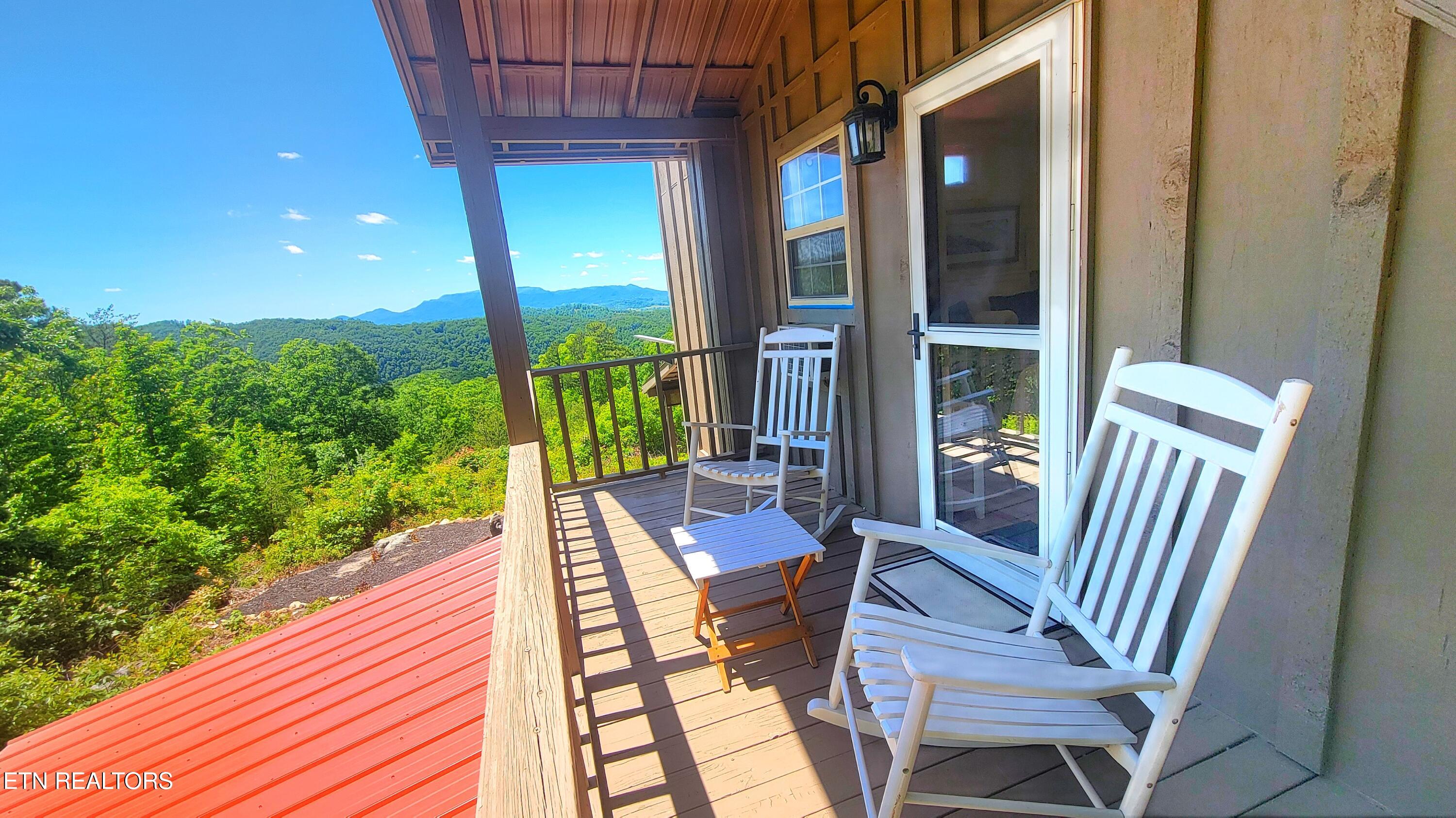 264 Curry Way Del Rio, TN 37727 - Photo 25 of 40 2ND FLOOR DECK