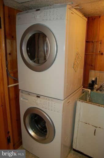 2815 Ivydale Street Silver Spring, MD 20902 - Photo 17 of 21 Laundry