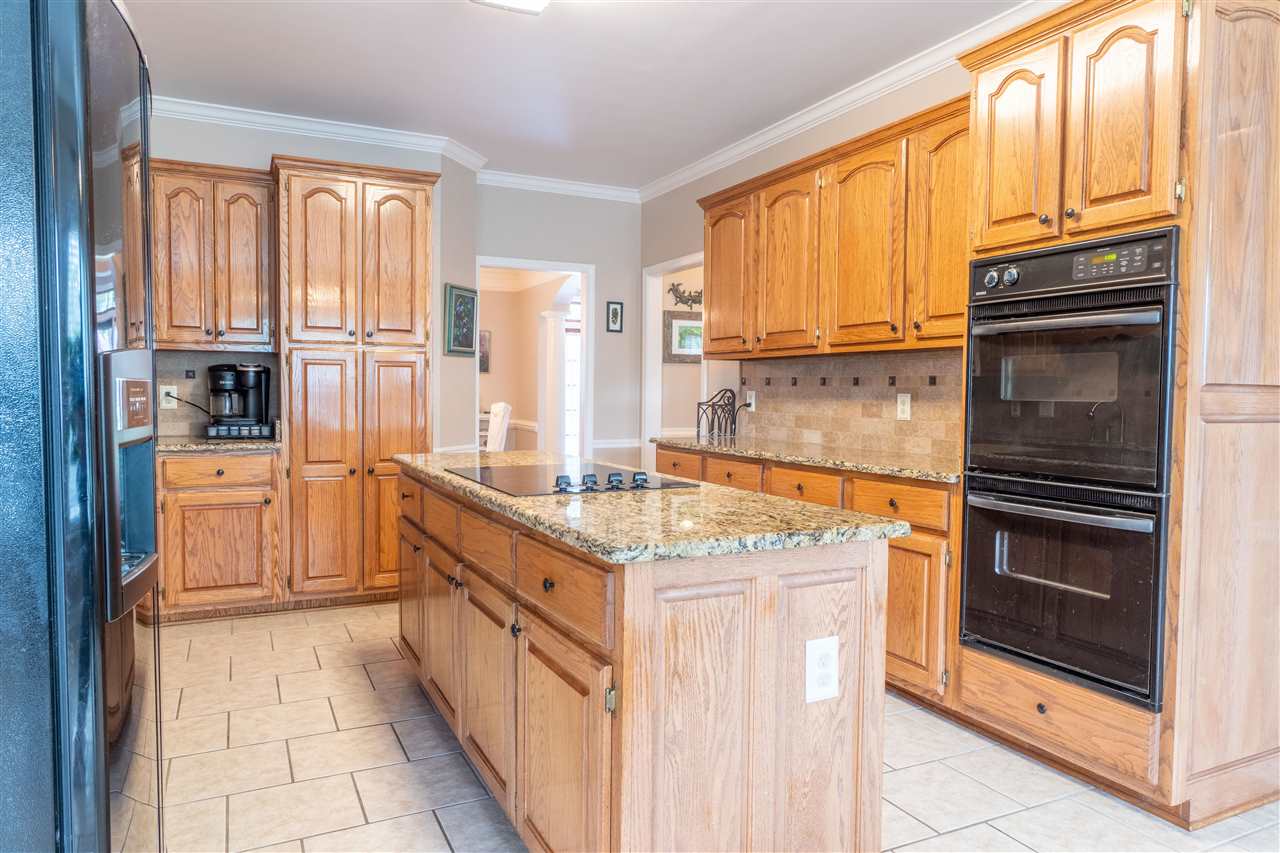 560 Roehampton Cove Collierville, TN 38017 - Photo 3 of 25 Gallery Image 3