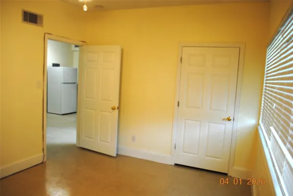 $1,350 | 255 North Dallas Avenue, Lancaster, TX 75146