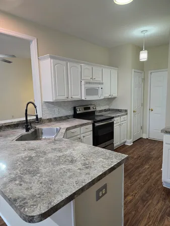 $2,250 | 106 Hialeah Court, Summerville, SC 29486
