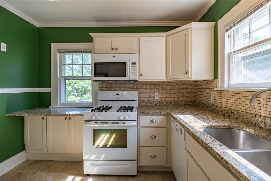 1634 Riverview Avenue Decatur, IL 62522 - Photo 9 of 24