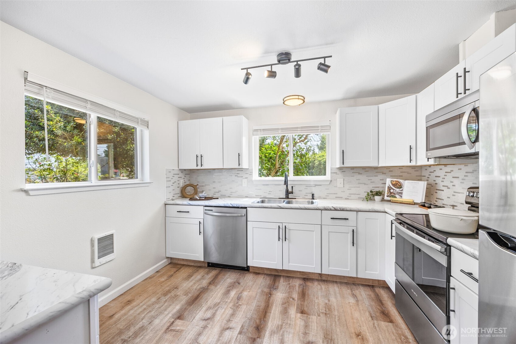 3341 South Alaska Street Tacoma, WA 98418 - Photo 13 of 29