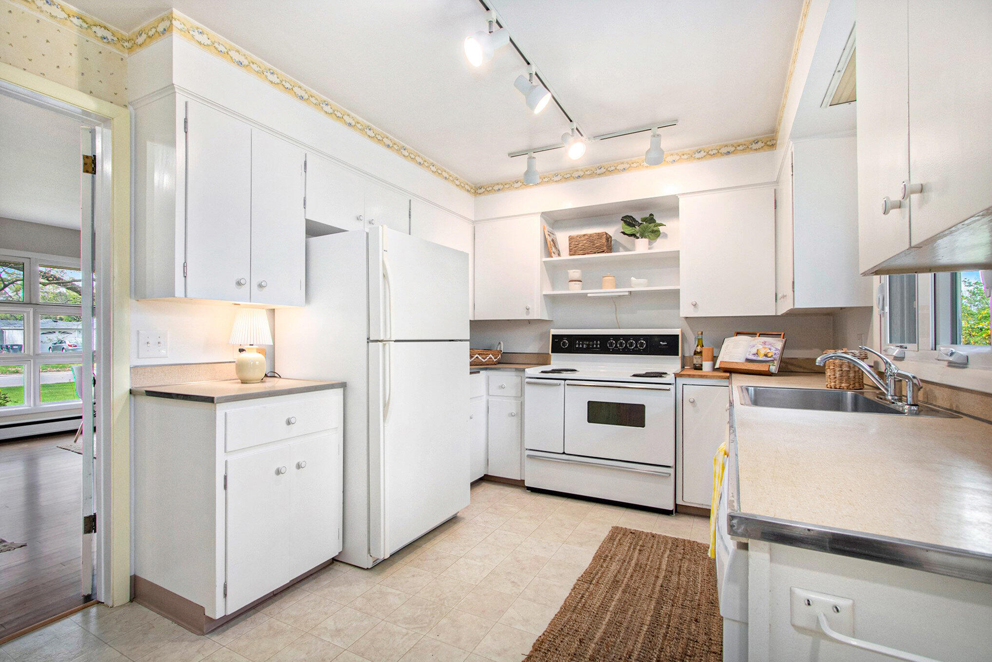 541 Montezuma Road Benton Harbor, MI 49022 - Photo 7 of 17 8