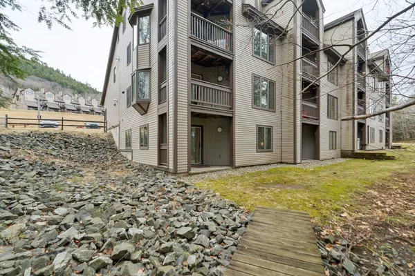 $299,900 | 127 Mountains Edge Road, Unit 211, West Windsor, VT 05037