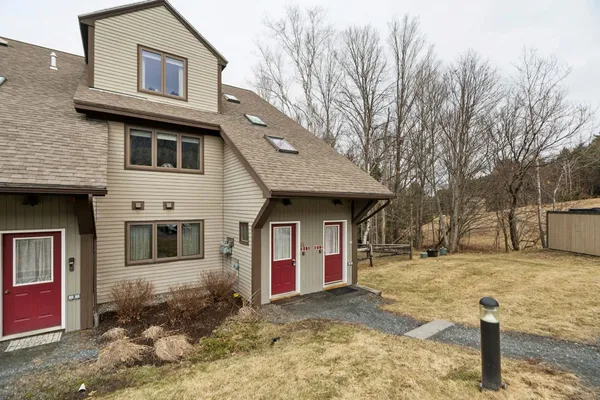 $299,900 | 127 Mountains Edge Road, Unit 211, West Windsor, VT 05037