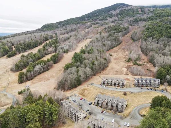 $299,900 | 127 Mountains Edge Road, Unit 211, West Windsor, VT 05037