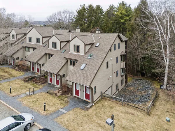$299,900 | 127 Mountains Edge Road, Unit 211, West Windsor, VT 05037