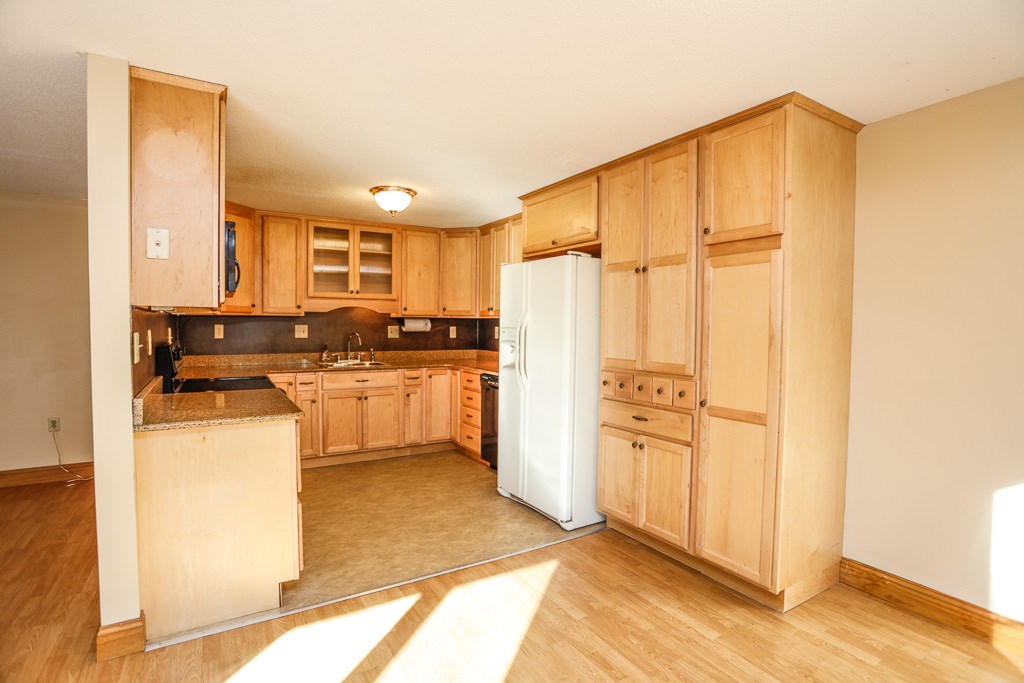47 Indian Rock Road Merrimack, NH 03054 - Photo 5 of 28