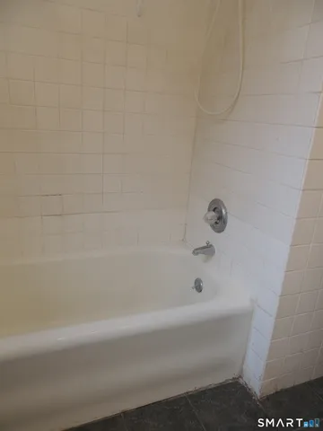 $1,500 | 127 Hosley Avenue, Unit A, Branford, CT 06405