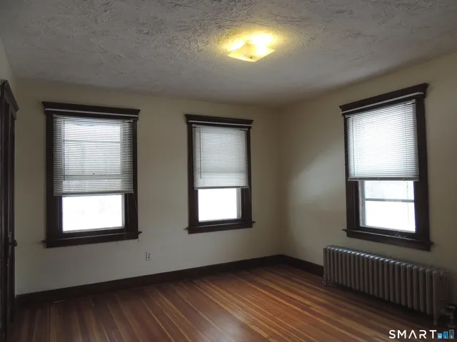 $1,500 | 127 Hosley Avenue, Unit A, Branford, CT 06405