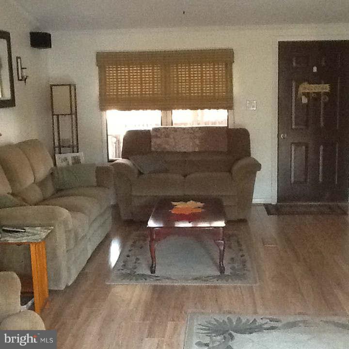 152 Indian Lake Road Winchester, VA 22603 - Photo 16 of 26 Living Room