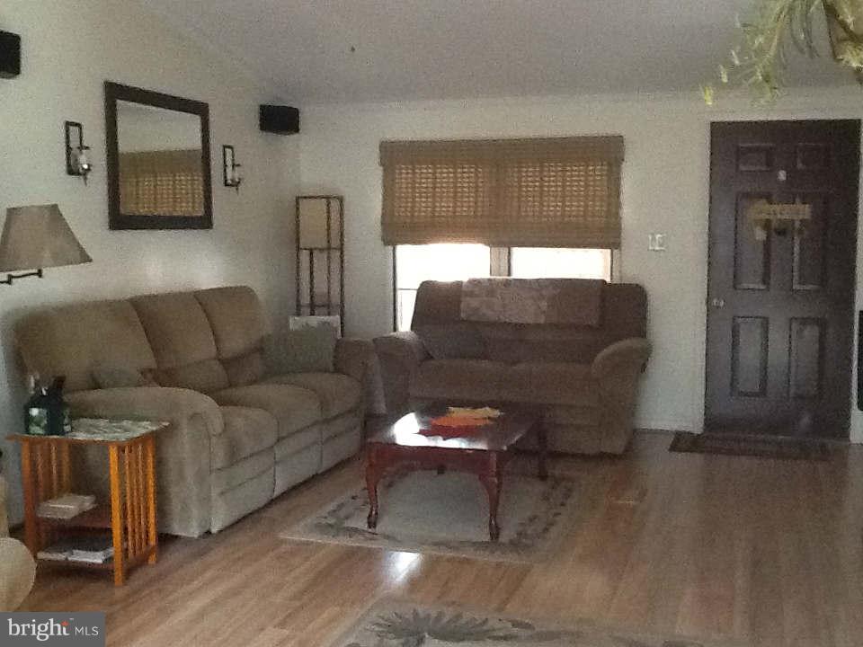 152 Indian Lake Road Winchester, VA 22603 - Photo 17 of 26 Living Room