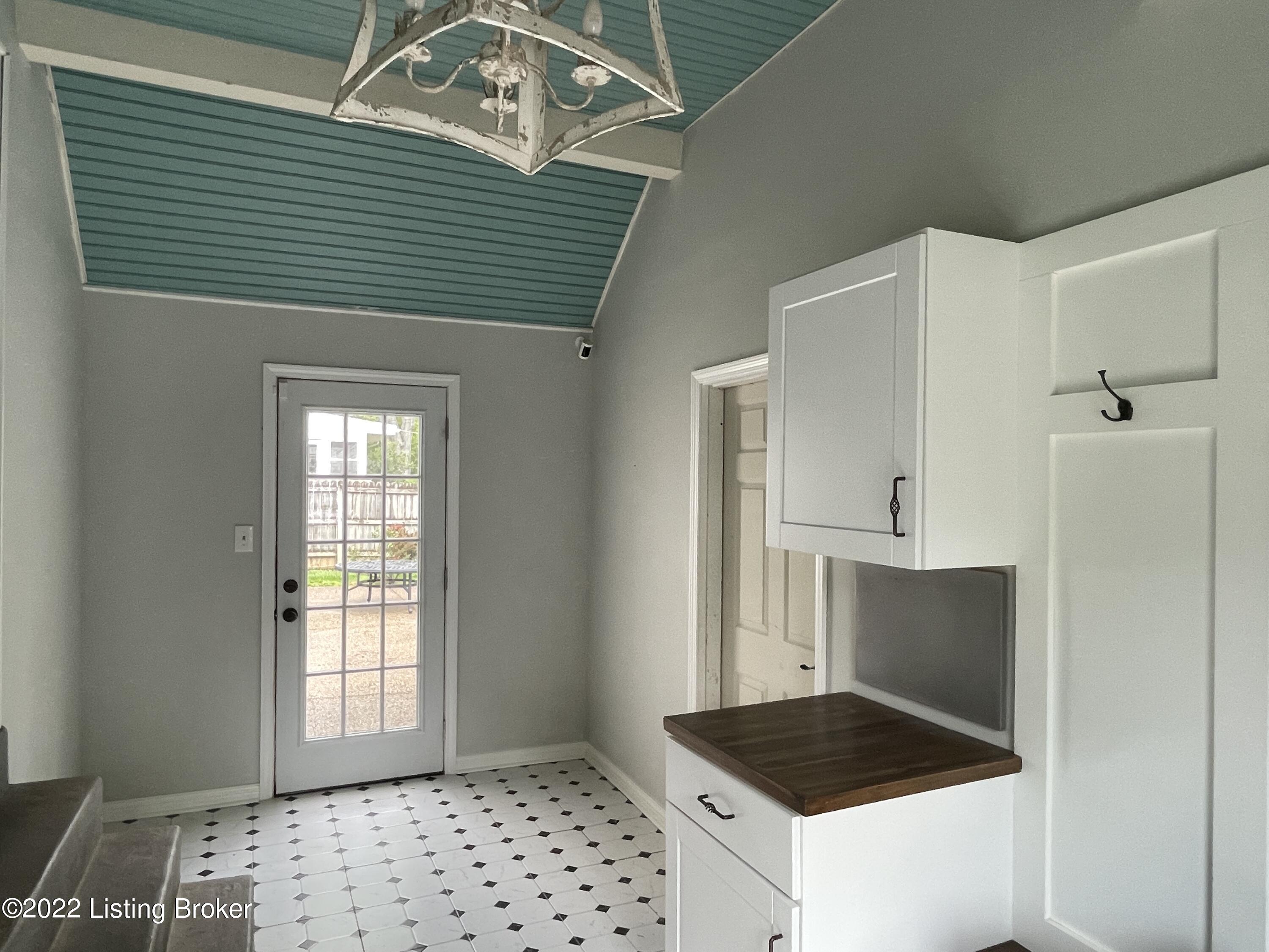 4300 Alton Road Louisville, KY 40207 - Photo 32 of 44 IMG_4483
