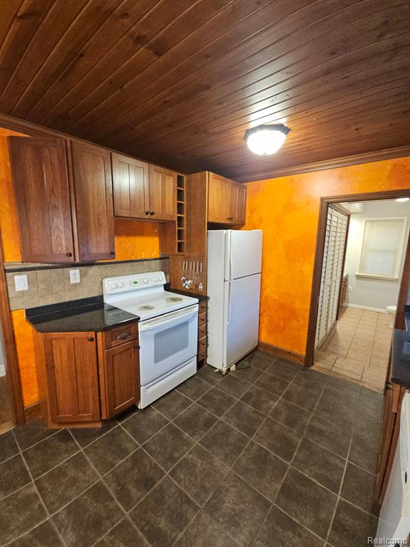 26035 Schoenherr Road Warren, MI 48089 - Photo 9 of 23
