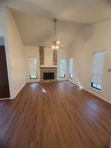 $1,200 | 728 West San Antonio Street, Unit 730A, Lockhart, TX 78644