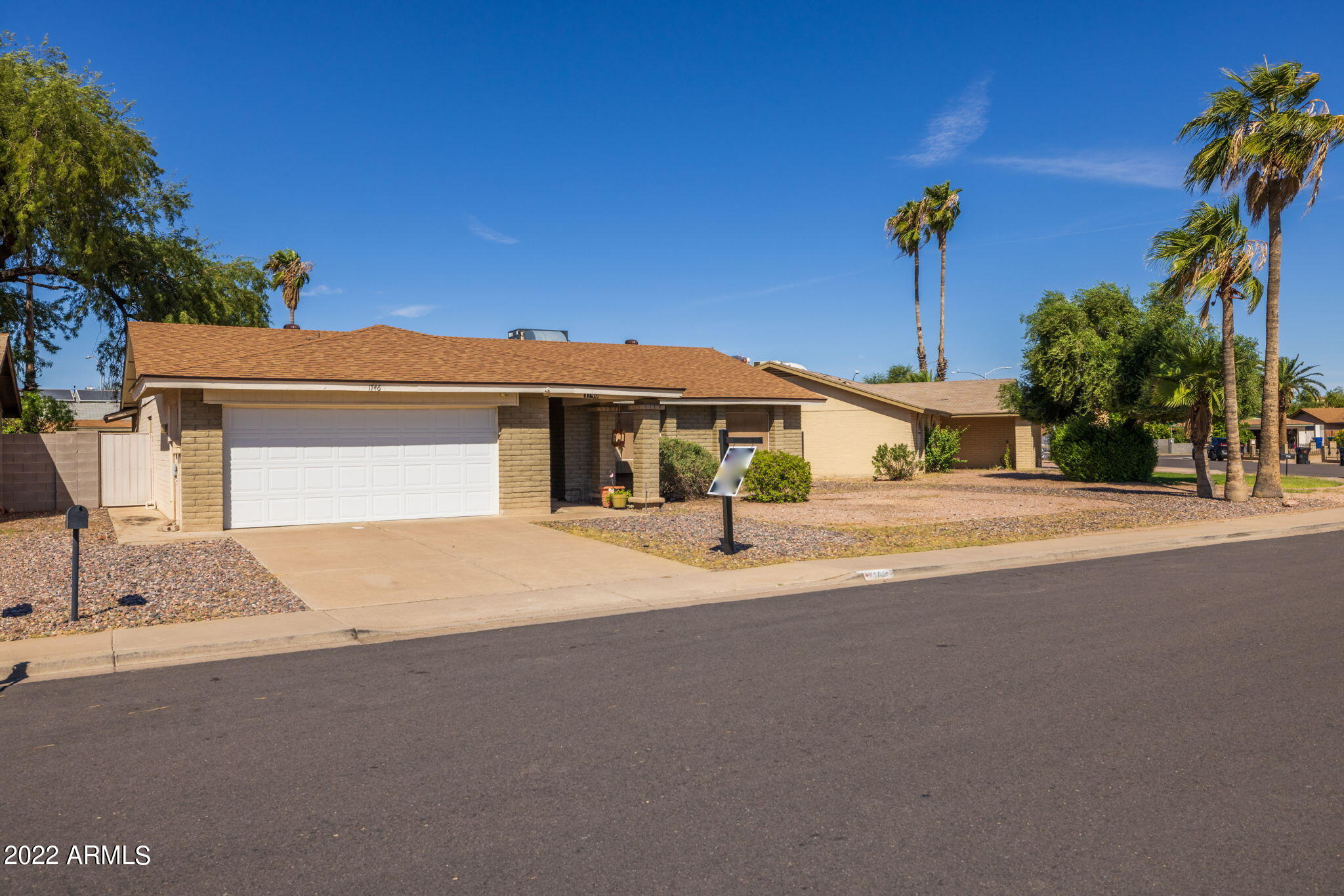 1746 West Decatur Street Mesa, AZ 85201 - Photo 3 of 27 3-web-or-mls-1746 W Decatur St-3