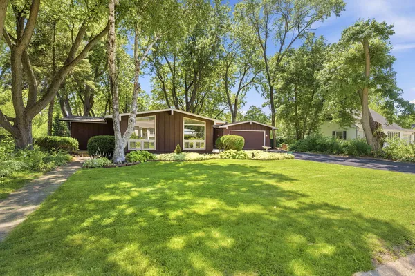 $295,000 | 1305 Alicia Drive, Morris, IL 60450