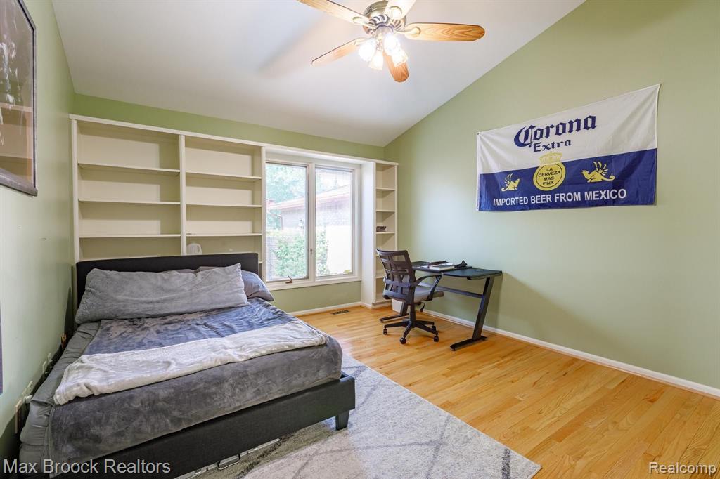 856 Green View Court Rochester Hills, MI 48307 - Photo 14 of 35