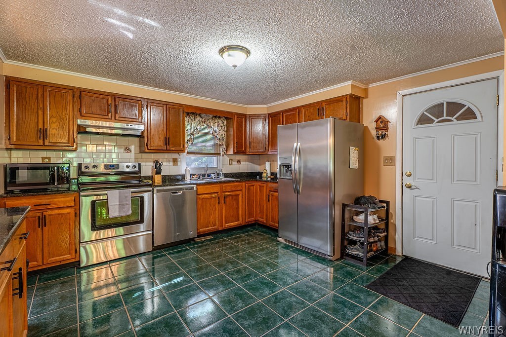 13670 Martin Road Akron, NY 14001 - Photo 11 of 49
