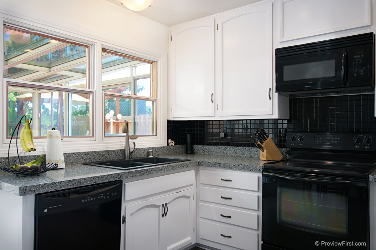 1721 Greentree Road Encinitas, CA 92024 - Photo 11 of 25