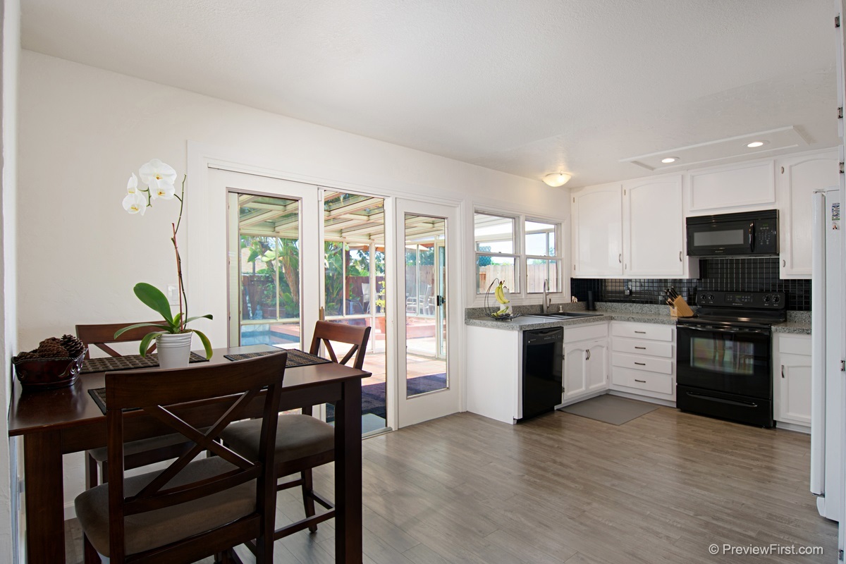 1721 Greentree Road Encinitas, CA 92024 - Photo 3 of 25