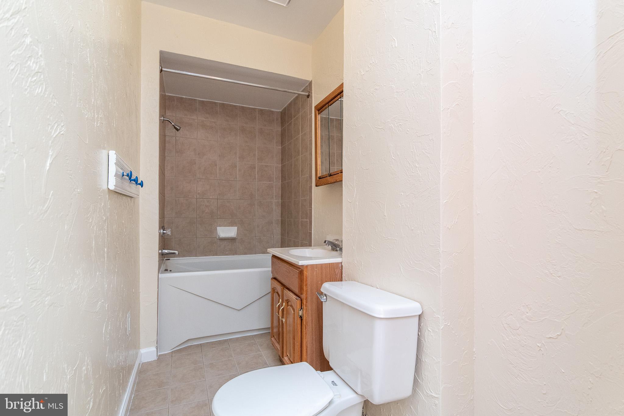 103 Rochester Place Baltimore, MD 21224 - Photo 29 of 47 Bath